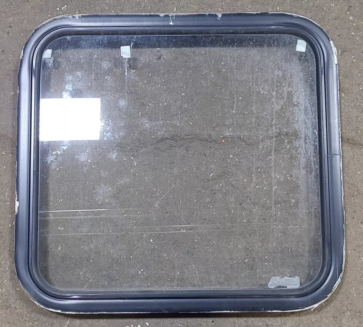Black Radius Non Opening Window : 23 1/4″ W X 21 1/2″ H X 2″ D