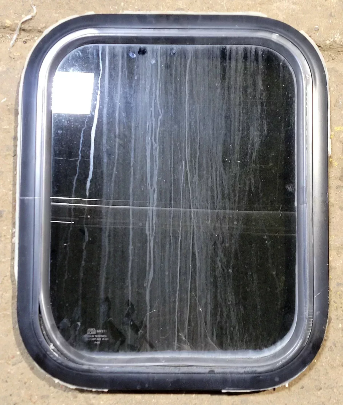 Used Black Radius Non Opening Window : 14 3/4″ W x 18 1/4″ H x 1 1/8″ D