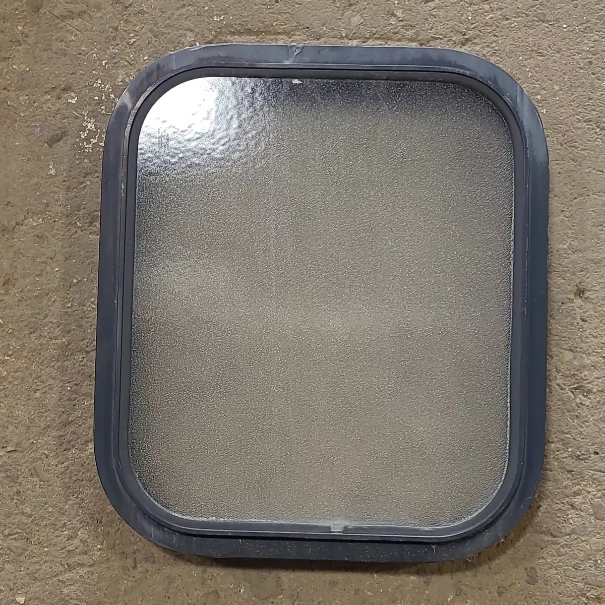Used Black Radius Non Opening Window : 15 1/4″ W x 17 3/4″ H x 1 7/8″ D