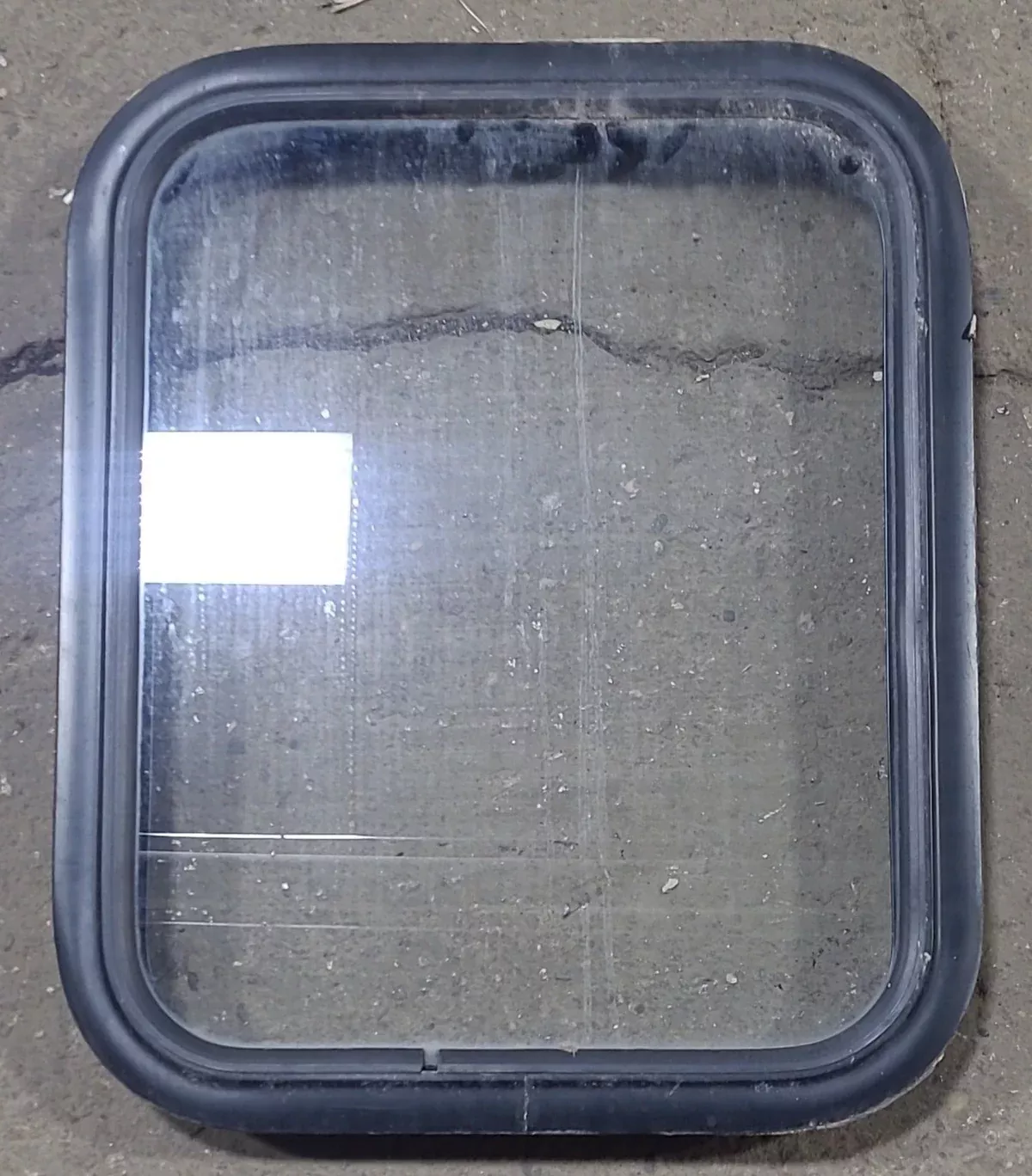 Used Black Radius Non Opening Window : 17 1/2″ W x 21 1/2″ H x 2″ D