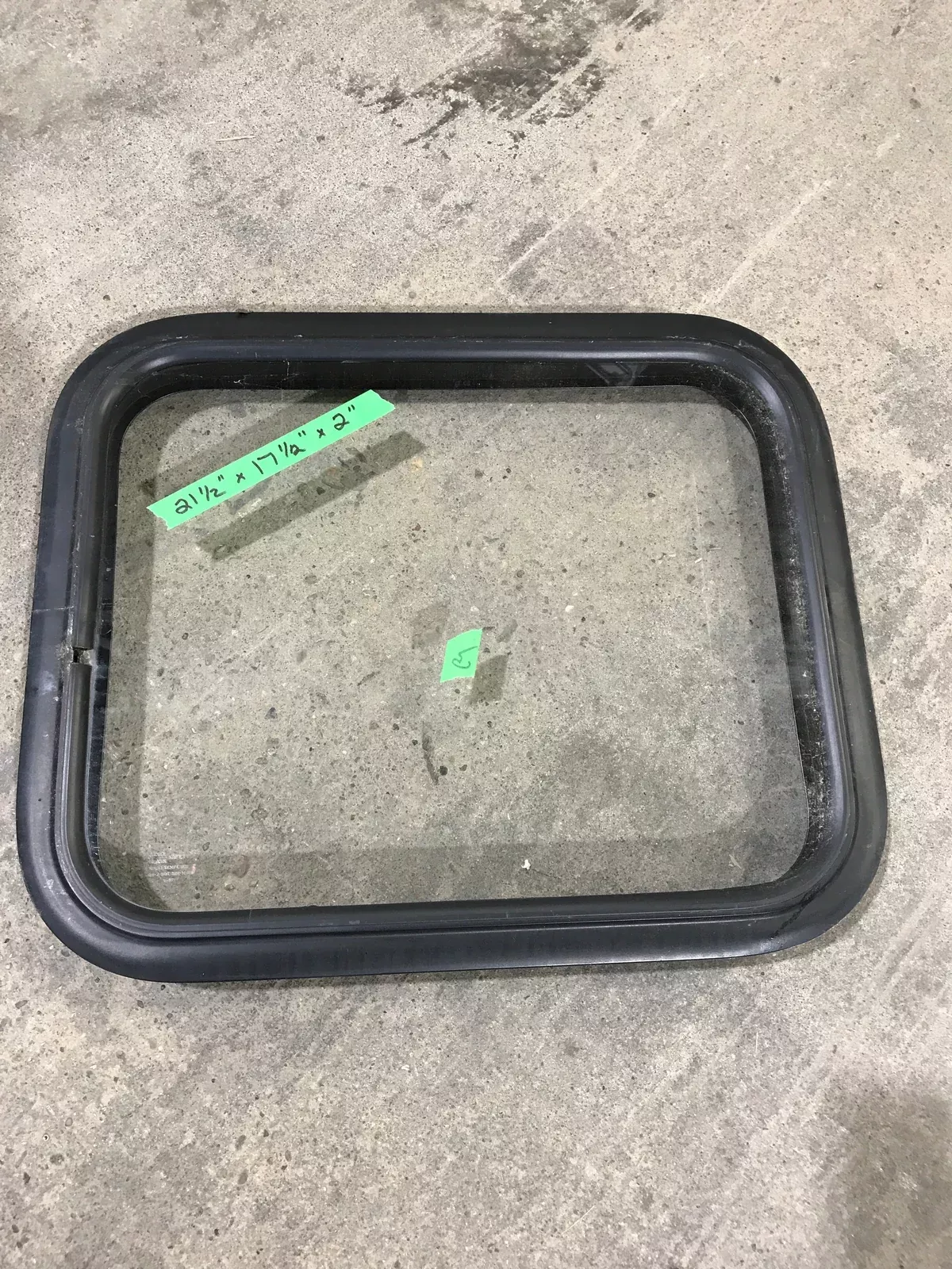 Used Black Radius Non Opening Window : 21 1/2″ W X 17 1/2″ H X 2″ D