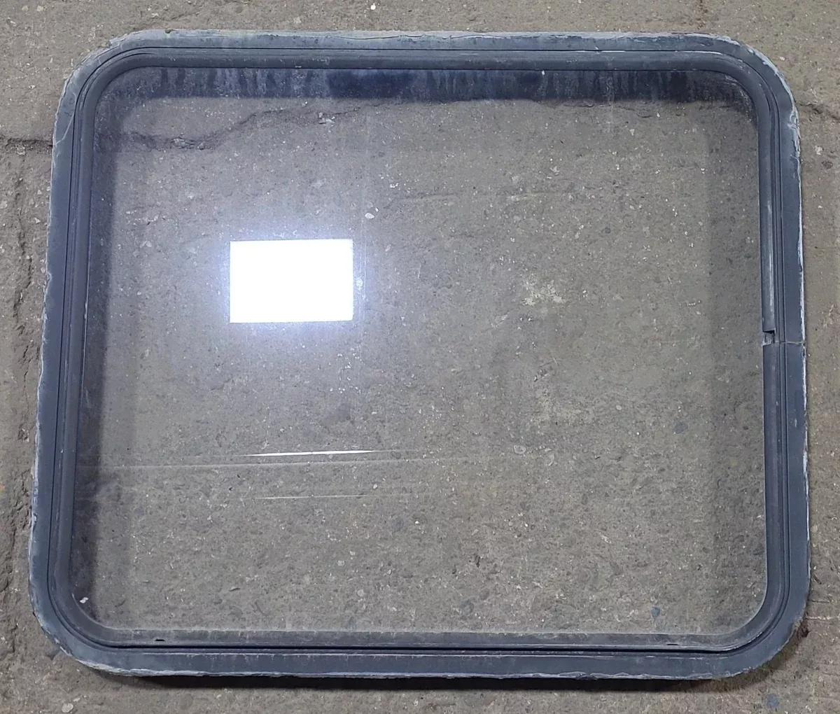 Used Black Radius Non Opening Window : 30 1/2″ W x 25 3/4″ H x 2″ D