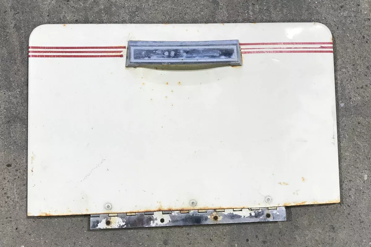 Used Radius Cornered Cargo / Access Door 18″ x 11″ x 1/4″D